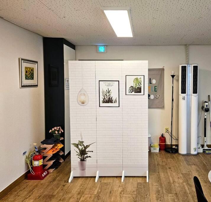 Station Ivy House Apartment